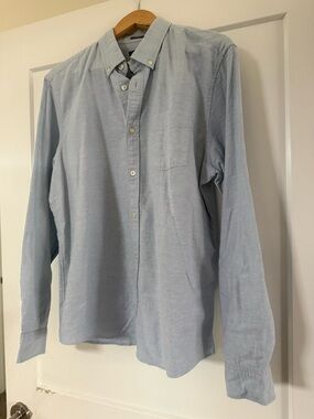 GAP Men's Pale Blue Button-Down Oxford Shirt